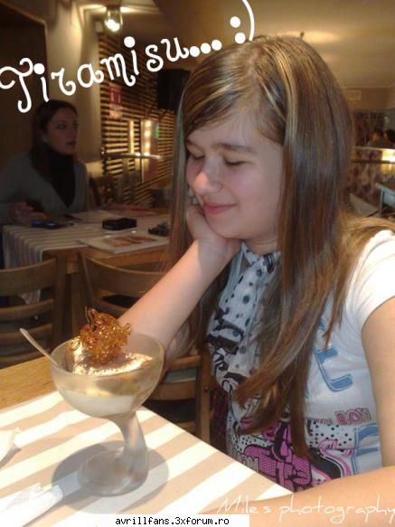 Hey! - Eu sunt Mile, dar porecla e Smile. Sunt din 07 - Haideti sa ne cunoastem ^^